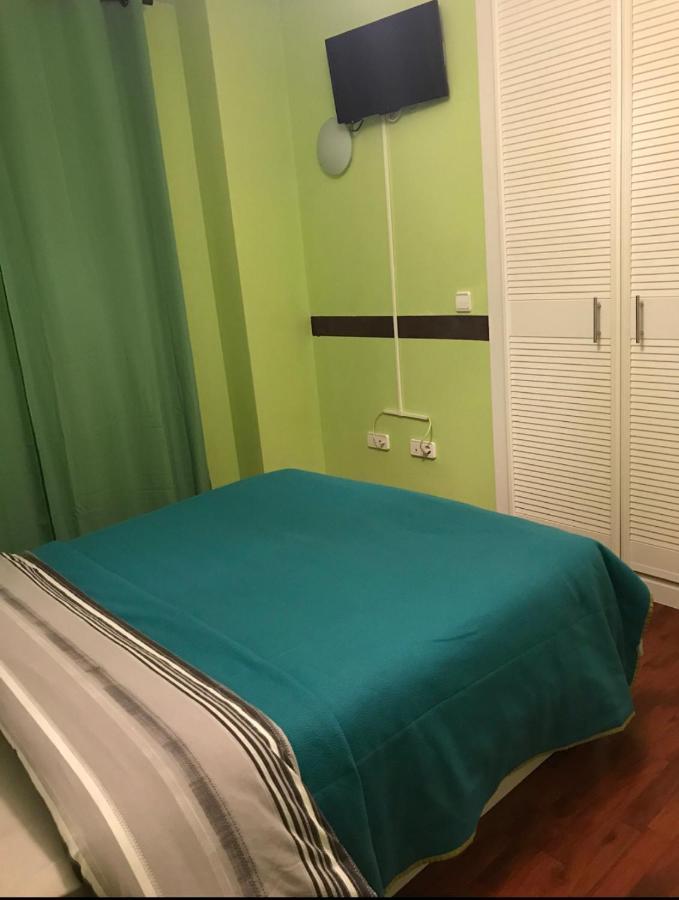 Chale Barajas Escala Hotell Madrid Exteriör bild