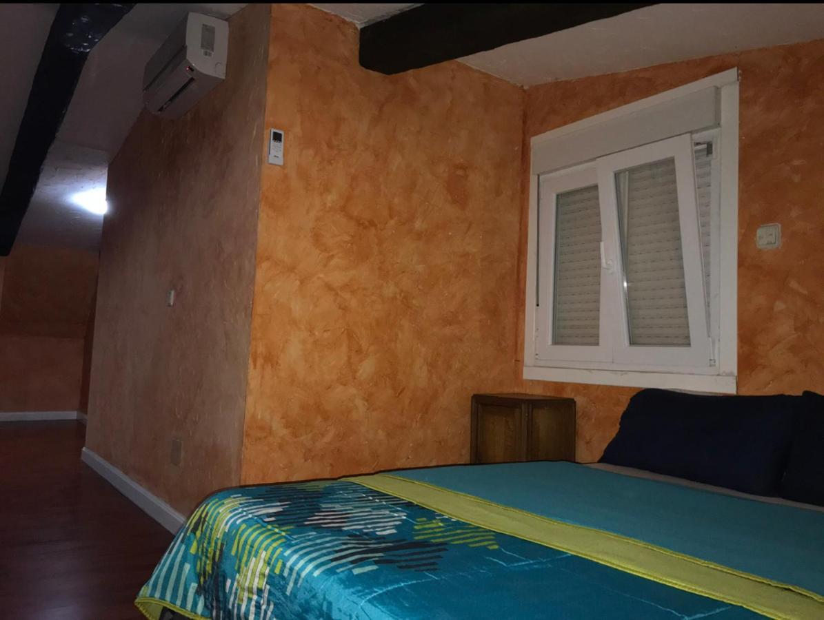 Chale Barajas Escala Hotell Madrid Exteriör bild